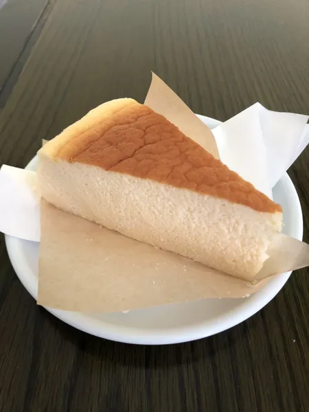Japanese Soufflé Cheese Cake - Japanese dish at Iyasaka Cafe